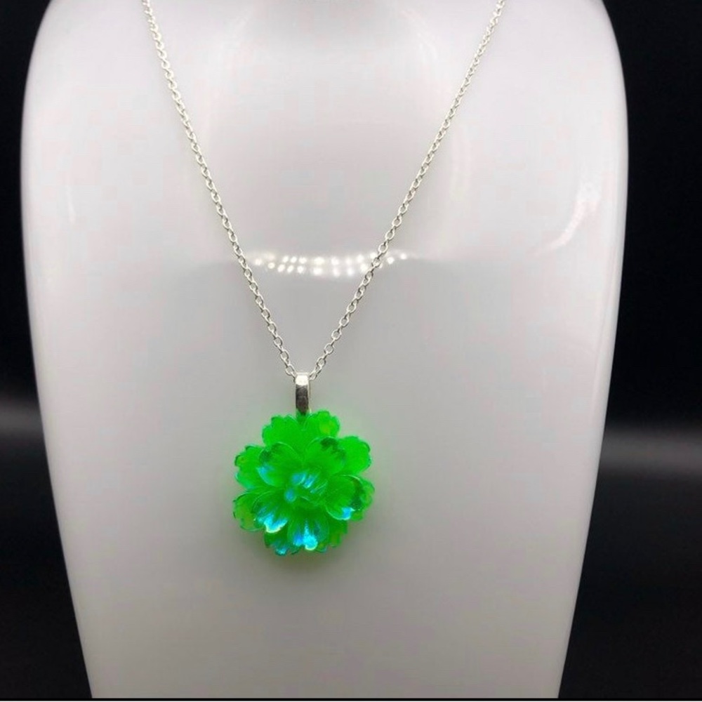 Green Hawaiian Flower Necklace